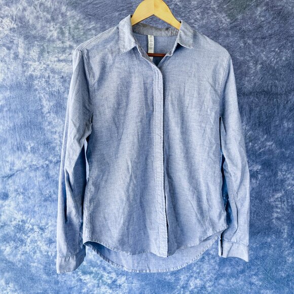 lululemon athletica Tops - Lululemon Blue Getaway Oxford Vented Shirt Sz 8